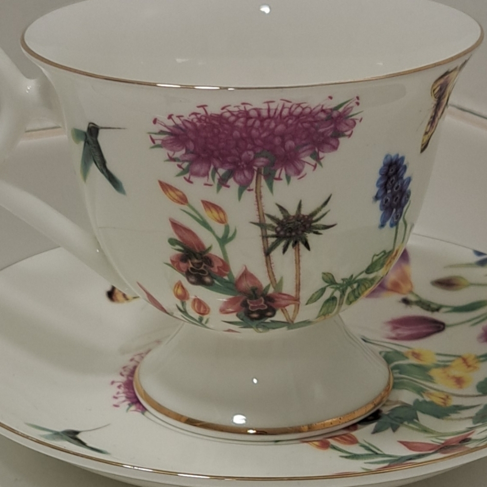 Floral Porcelain Teacup and Saucer Set - Picture 7 of 7